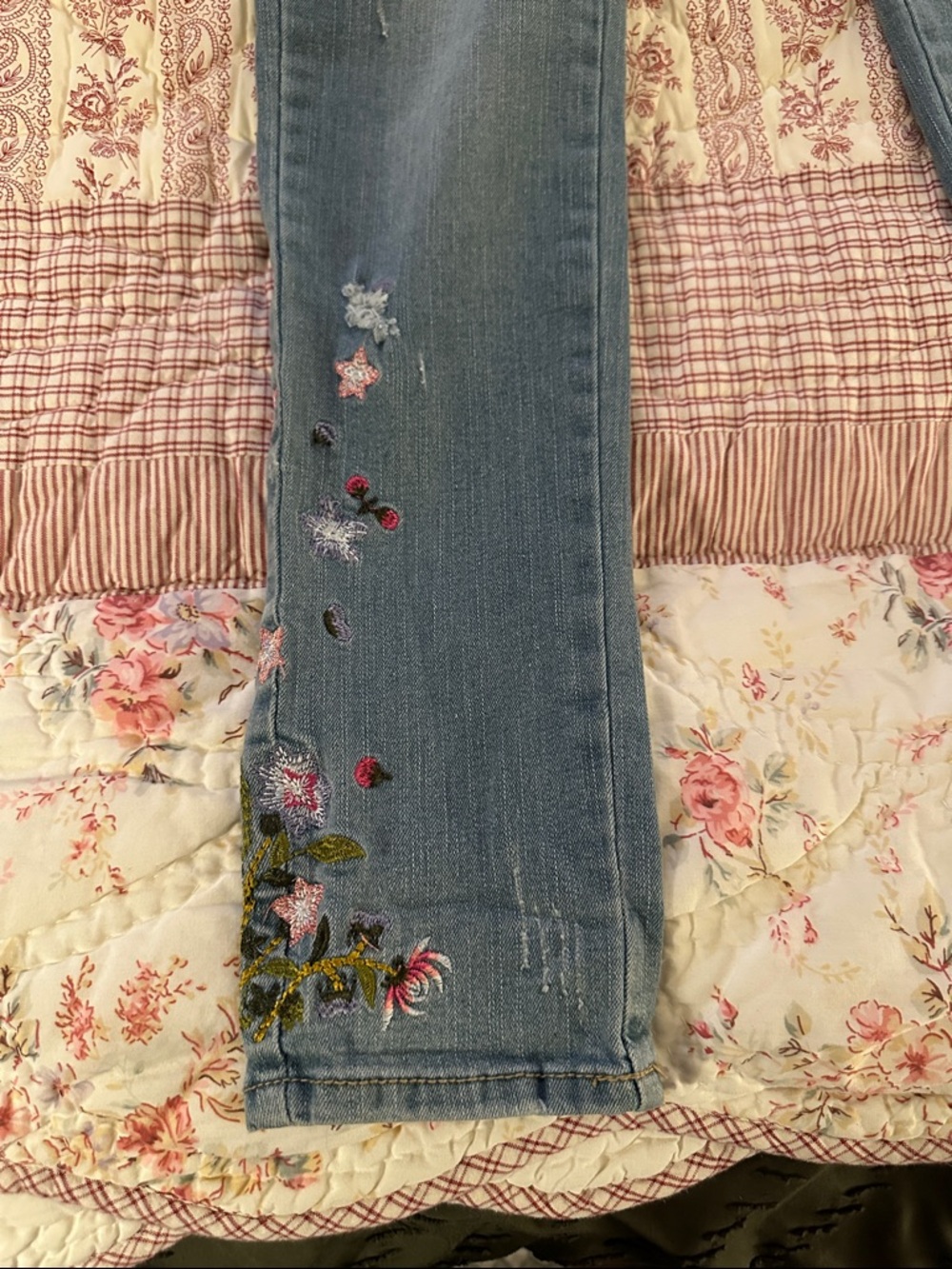 Embroidered Light Denim Skinny Jeans with Floral Detail - Picture 6 of 11